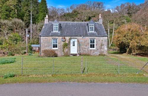 Lochgilphead House | Wonderful villa for 6 guests with WIFI, terrace and pets allowed