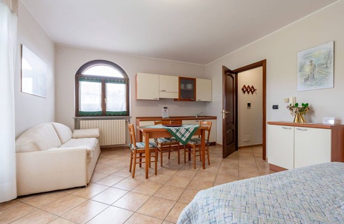 Barolo House | Wonderful villa for 6 people with WIFI, private pool, TV, terrace and parking