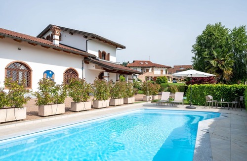 Barolo House | Wonderful villa for 6 people with WIFI, private pool, TV, terrace and parking