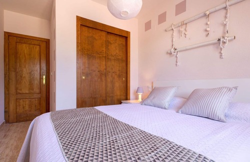 Vergel House | Wonderful villa for 6 people with A/C, WIFI, pool, TV and patio