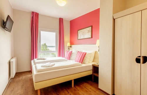 Nohfelden House | Wonderful villa for 6 guests with pool, hot tub, WIFI, TV, terrace and parking
