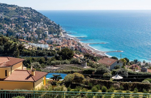 Ospedaletti House | Wonderful villa for 7 guests with WIFI, private pool, TV and terrace