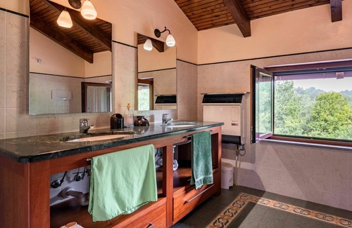 Cortazzone House | Wonderful villa for 8 people with private pool, TV, patio, pets allowed and panoramic view