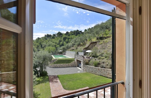 Lucca Villa | Wonderful villa with WIFI, private pool, A/C, TV, patio and panoramic view, close to Lucca