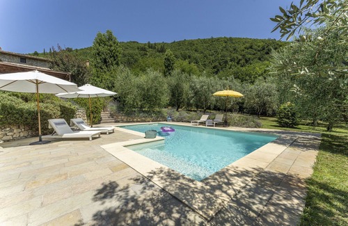 Vaiano Villa | Wonderful villa with A/C, private pool, WIFI, TV, veranda, pets allowed, panoramic view and par.