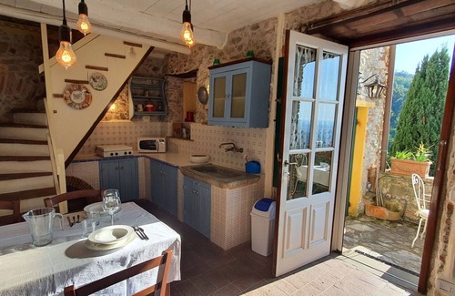 Chiatri Villa | Wonderful villa with private pool, WIFI, TV, terrace and panoramic view, close to Lucca