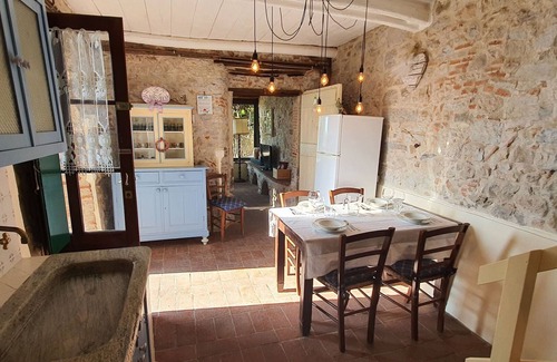 Chiatri Villa | Wonderful villa with private pool, WIFI, TV, terrace and panoramic view, close to Lucca