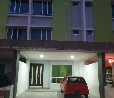 Sibu House | Wong Homestay