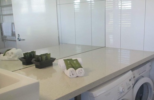 Wongaling Beach Apartment | Wongalinga Absolute Beachfront 2 Bedroom
