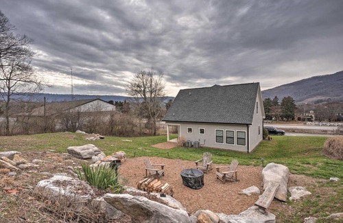 Lookout Valley Neighborhood Association House | Wooded Escape with Beautiful Backyard and Mtn Views!