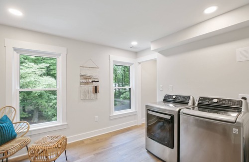 Leesburg House | Wooded Home + Cottage - newly remodeled w/WIFI, close to wineries!