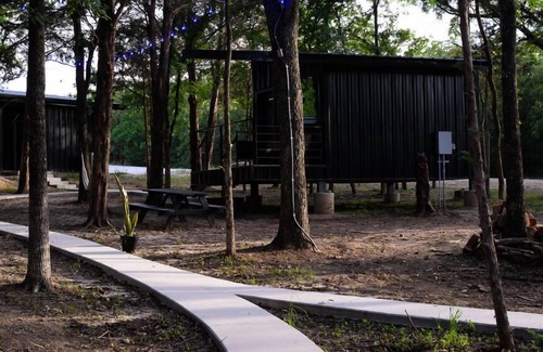 Alvord Cabin | Wooded Retreat w/Pond View near LBJ Grasslands - 4 Cabins/Sleeps 8