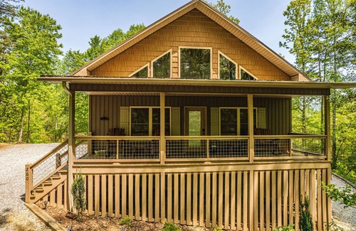 Bryson City House | Wooded Seclusion-1 mile from Smoky Mtn National Park and Smoky Mtn Railway
