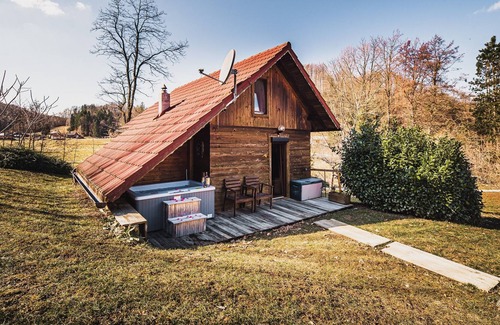 Bostanj Cottage | Wooden cabin Žurej with Hot Tub for 6