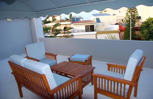 Heraklion House | Wooden Home