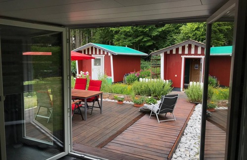 Helferskirchen House | Wooden house with large garden and sauna "dogs welcome"