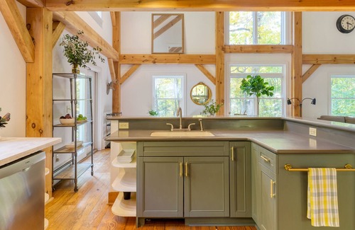 Monterey Cabin | Woodfall by AvantStay | Tons of Outdoor Space