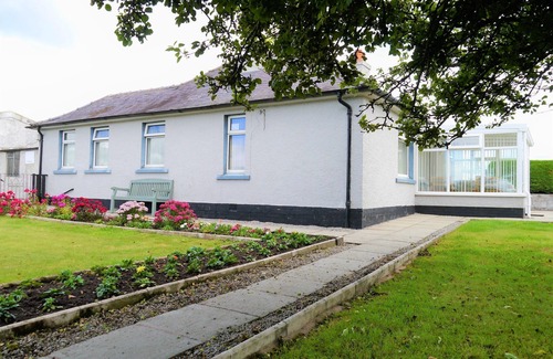 Eastriggs Cottage | Woodhall Cottage - a cottage that sleeps 5 guests in 3 bedrooms