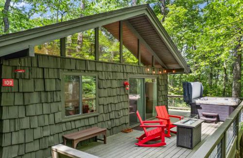 Asheville House | Woodhaven Cabin Sauna & Hot tub