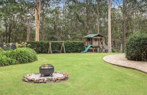 Durren Durren House | Woodland Acreage|Heated Pool|Ponies|Soccer Field