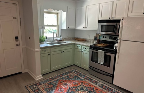 Travelers Rest Apartment | WOODLAND APARTMENT - An open concept 1-bedroom in charming Travelers Rest