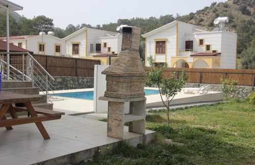 Gecitkoy Villa | Woodland Oray Apart Otel