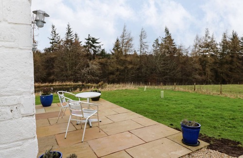 Bishop Auckland Cottage | WOODLAND VIEW, romantic, with a garden in Barnard Castle