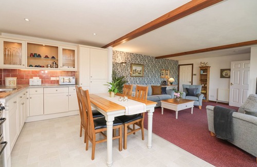Hele Cottage | WOODLAND VIEW, pet friendly, character holiday cottage in West Down