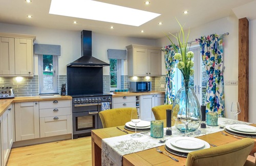 Chippenham Cottage | WOODMANS COTTAGE @ NABLES FARM, with open fire in Upper Seagry
