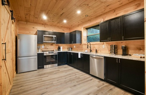 McArthur Cabin | Woodstone Lodge | Hocking Hills