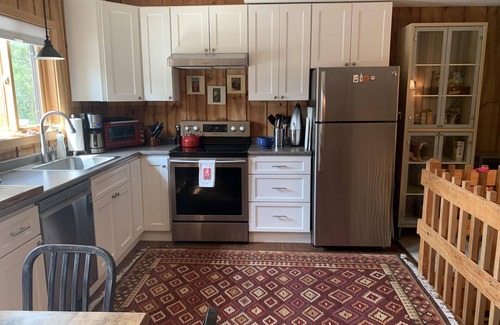 West Dover House | Woodsy Getaway! Shuttle or Ski-home from Mt. Snow
