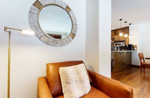 Woodwinds House | Woodwinds 1271 Spacious Mountain Modern Home with Private Hot Tub, Fireplace and Garage by RedAwning