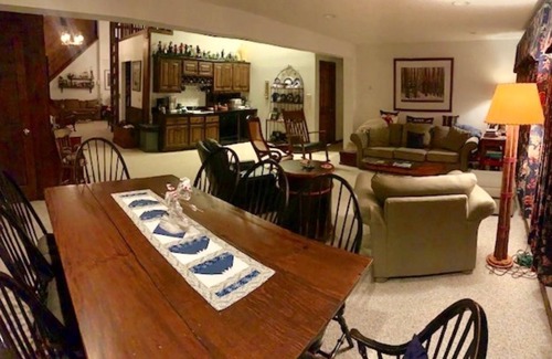 Carrabassett Valley House | Woody Creek On-Mountain Ski House - 6 Bedroom, Sleeps 10, Pool Table