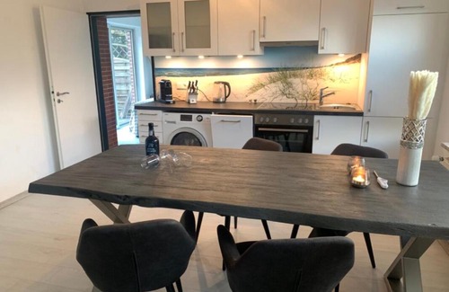 Eddelak Apartment | Work and Relax