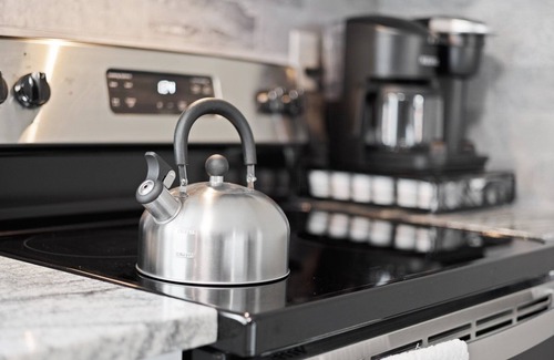 Jeffersonville - Clarksville House | Work&Play: Work Friendly, Ping Pong, & Grill