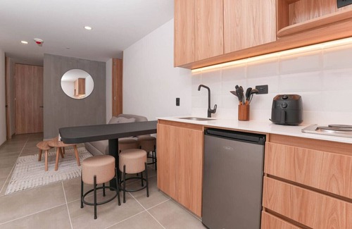 San Diego Apartment | Work + Relax 2BR Flat - Cowork Space & Jacuzzi
