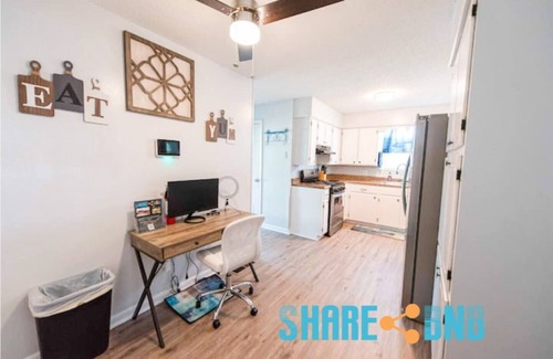 Sherwood House | Work & Relax ~ Near LRAFB ~ King Bed ~ Patio