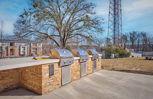 Clayton Apartment | Worker's Paradise Steps from DT Clayton