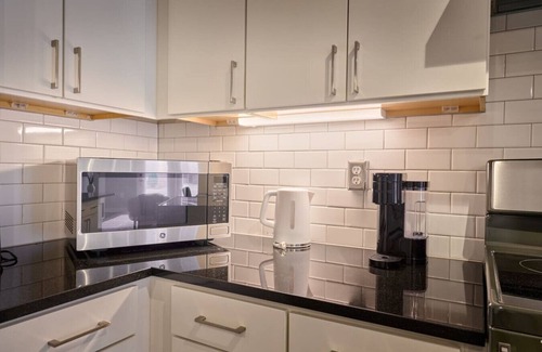 Clayton Apartment | Worker`s Sanctuary | Mins from DT Clayton