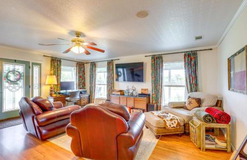 Comanche County House | Working 96-Acre Texas Ranch Escape with Horses, Cows