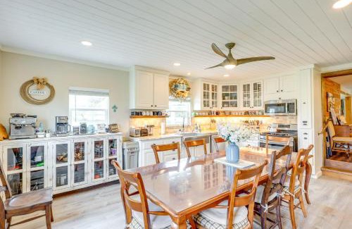 Comanche County House | Working 96-Acre Texas Ranch Escape with Horses, Cows