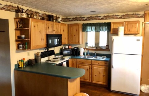 Glenhayes Cabin | Workman's Wildlife Haven, Secluded country setting vacation cabin