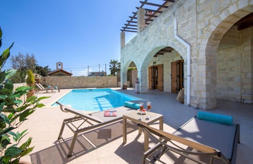 Tavronitis Villa | World Villa