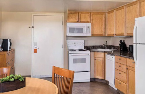 Downtown Reno Condo | WorldMark Reno Resort 1br Suite Saturday Check-In