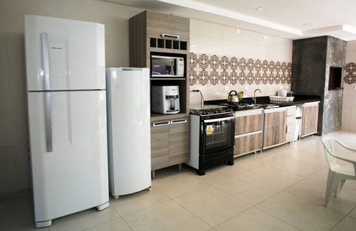 Guaratuba House | WORTH A LOOK ! Sobrado 7 suites, air-conditioned, 22 people, with POOL