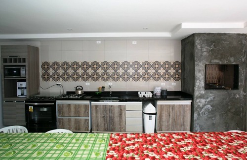 Guaratuba House | WORTH A LOOK ! Sobrado 7 suites, air-conditioned, 22 people, with POOL