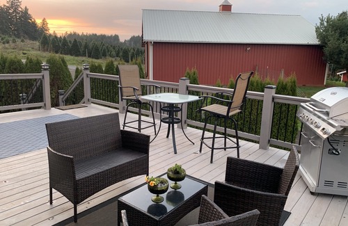 Newberg House | Wounded Knee Ranch at the Red Hills. Full separate and private suite with deck