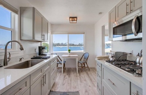 Mission Beach House | WOW 130' of Water Front * 4 Houses * 10 Parking * AC