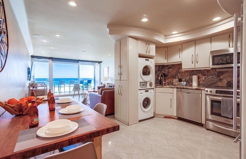 Mission Beach House | WOW! 5 Ocean Front Townhomes * Entire 1st Level