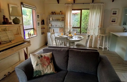 Akaroa House | WOW. A winter getaway with cosy logfire in Akaroa's most peaceful time? YES!